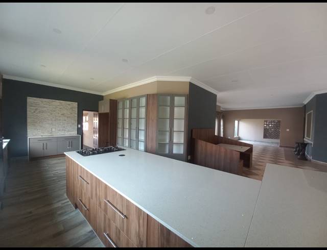 3 BEDROOM HOUSE TO LET IN SONNEVELD